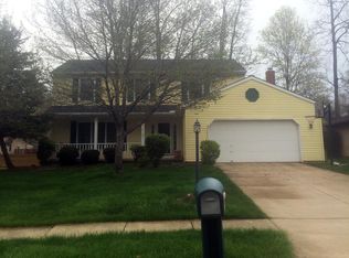 10185 Huntington Park Dr, Strongsville, OH