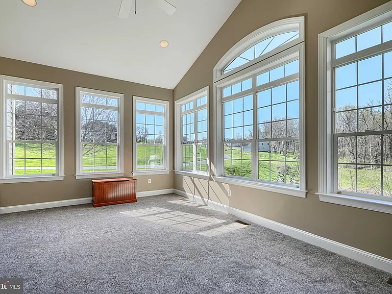1319 Martin Meadows Dr — Photo 23