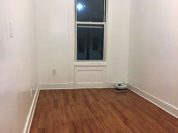 4th image of 172 Stanhope St #2