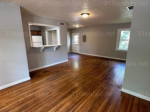 4th image of 4722-4724 E 8th St N #8c571e3ea