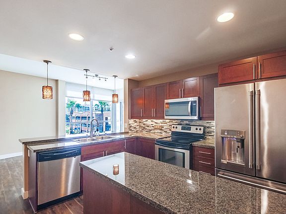 3rd image of 253 10th Ave Unit 421