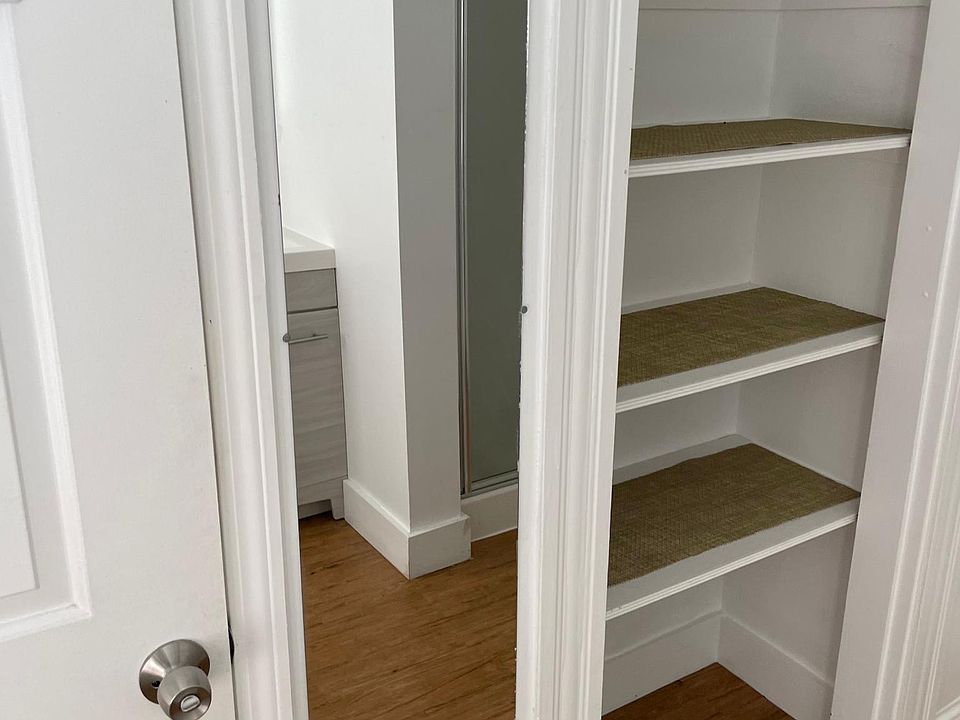 1st image of 352 Village St Suite 6