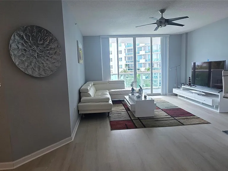 7900 Harbor Island Dr #806 — Photo 43