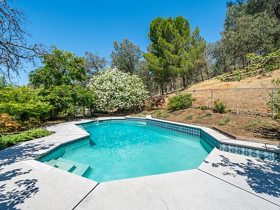2nd image of 15046 Vista Knolls Dr