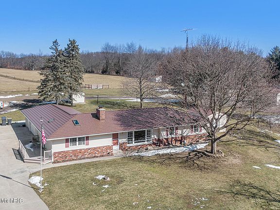2nd image of 10769 E De Ave