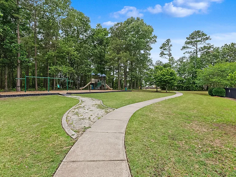 247 Clayburne Dr — Photo 29