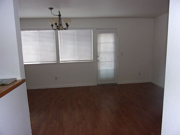 5th image of 853 Vassar Dr