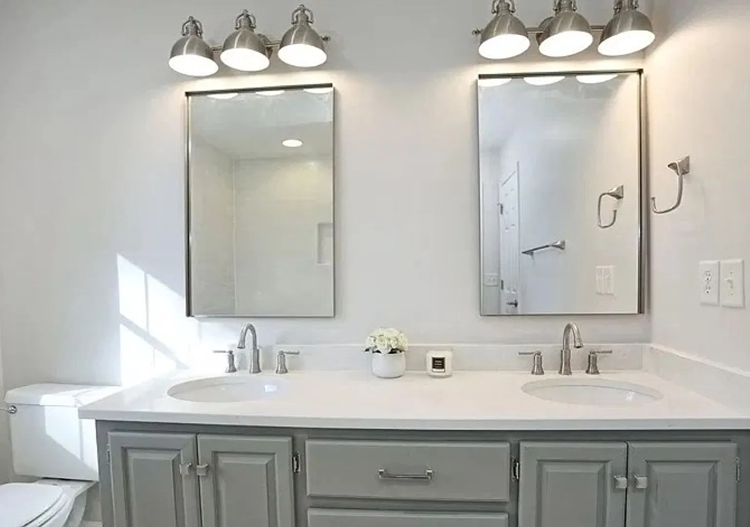 4 bedroom beautiful home available November 14! — Photo 3