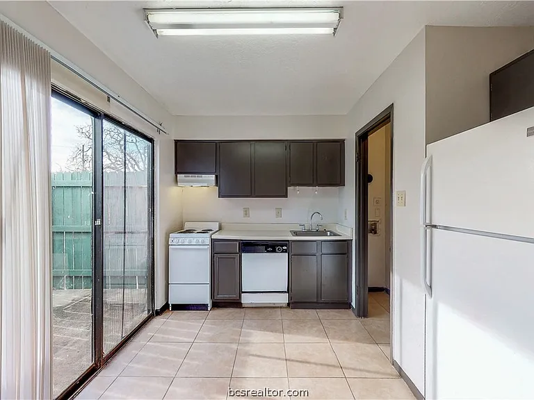 725 Peppertree Dr #22 — Photo 20