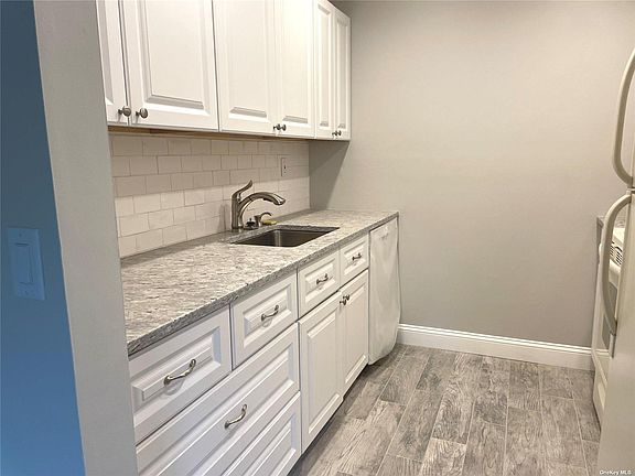 4th image of 43 Richmond Blvd Unit 4A