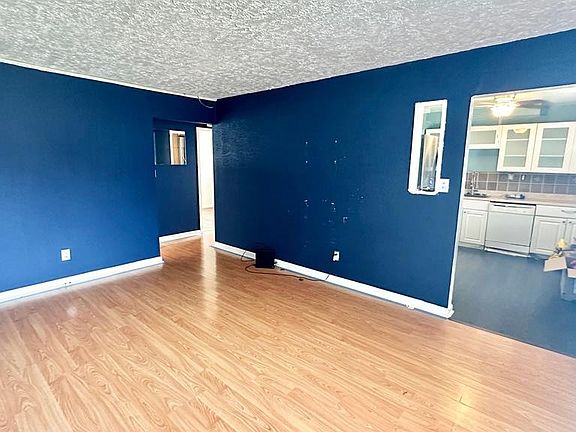 3rd image of 29057 Block St