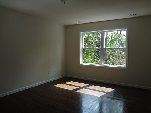 5th image of 201 Sussex St