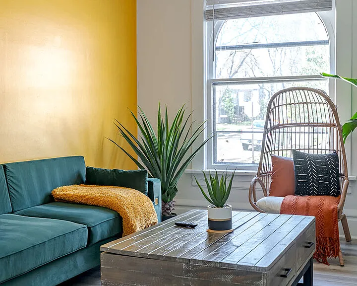 W 4th Ave — Photo 19