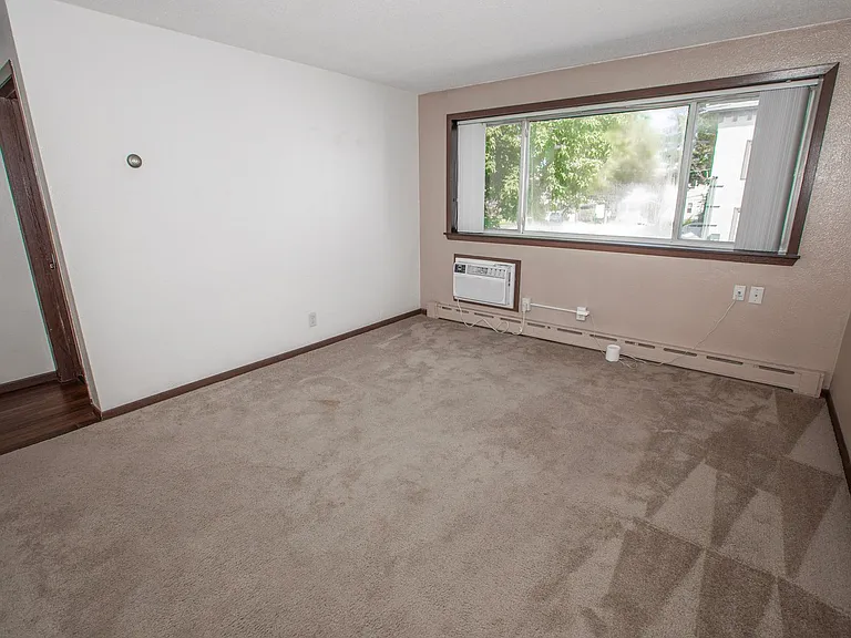 3431 Dupont Ave S — Photo 23