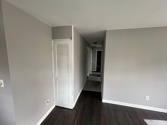Hallway to bedrooms
