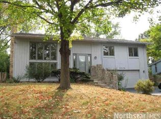 6646 Cardinal Cir, Osseo, MN 55369