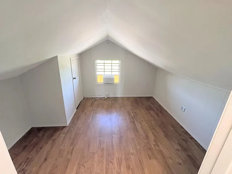 215 N Buena Vista Dr #C — Photo 3