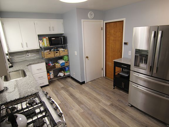 3rd image of 700 Keenan Dr