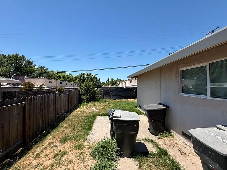 5725 Woodleigh Dr — Photo 36