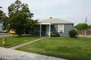 3rd image of 506 S Ahtanum Ave
