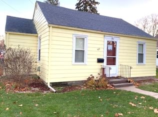 508 James St, Henry, IL 61537