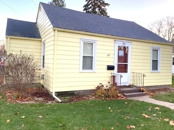 508 James St, Henry, IL 61537
