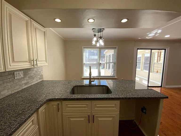 8422 Madison Pl — Photo 25
