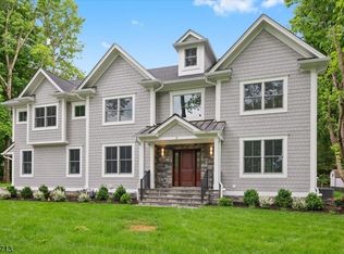 6 Sherwood Cir, Chatham, NJ 07928