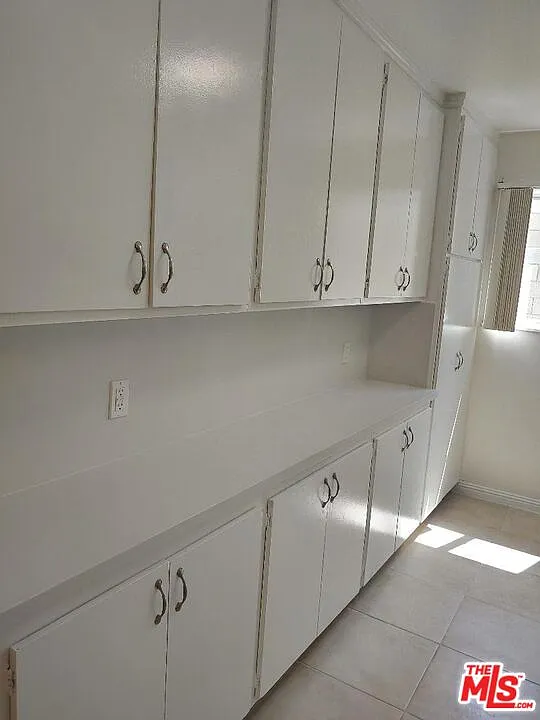 2 bed, 1.0 bath, $3,000 — Photo 3