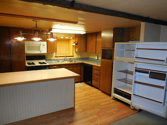 4th image of 604701 Chalet Ln