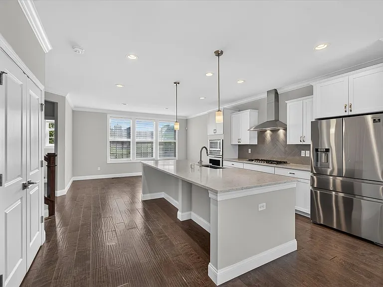 8013 Central Park Dr — Photo 10