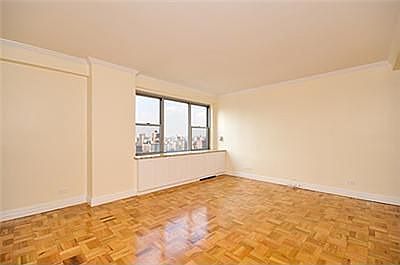4th image of 15 W 72nd St APT 25A