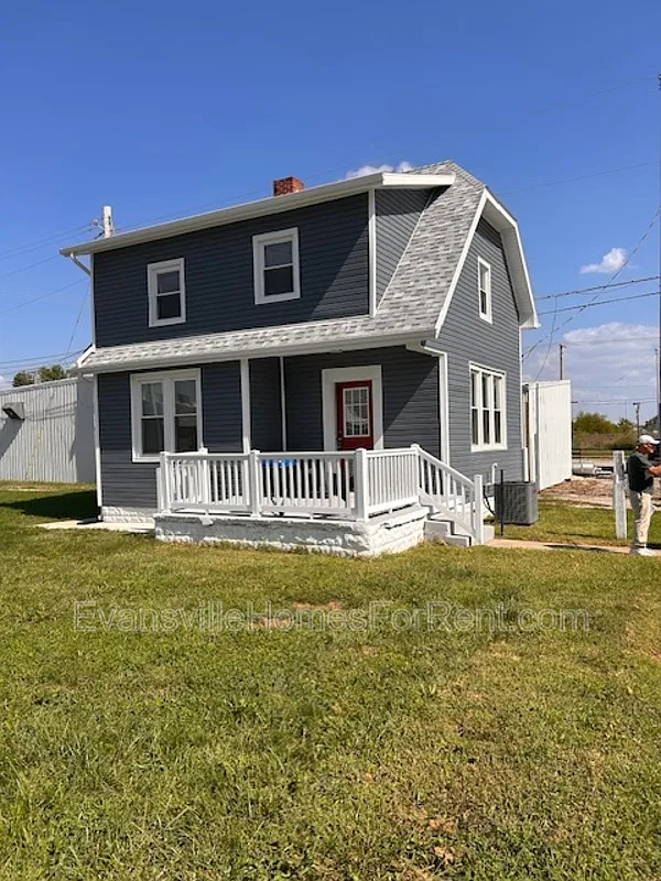 3 bed, 1.5 bath, $1,100 — Photo 2