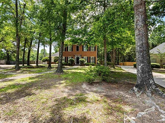 3rd image of 7713 Bedford Ct