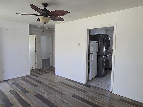3rd image of 1207 Cypress Ave #B