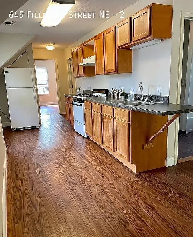 649 Fillmore St NE — Photo 3