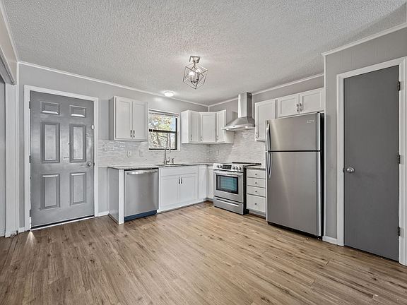 5th image of 100 Ravenwood Dr APT C