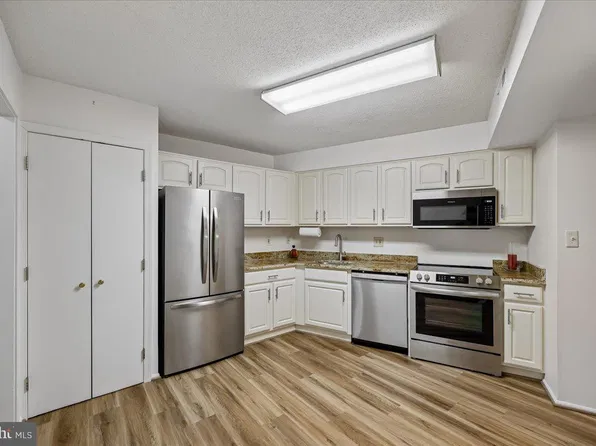 3330 N Leisure World Blvd #5-530, Silver Spring, MD 20906