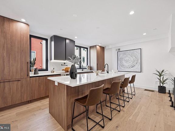 3rd image of 1922 Geary St #5