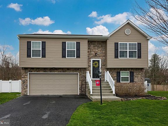 2nd image of 169 Penn Oak Dr
