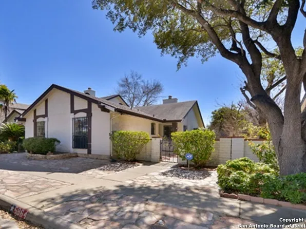 5864 Royal Ridge, San Antonio, TX 78239