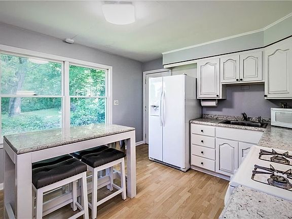 5th image of 317 Palmer Dr