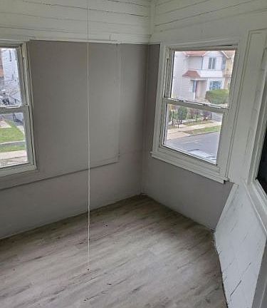 5th image of 105 Summit St Floor 2