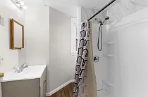 825 Michigan Ave — Photo 6