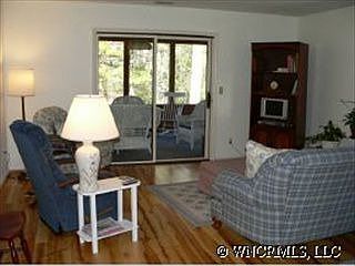 3rd image of 68 Oak Creek Ln