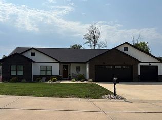 100 Independence Dr, Highland, IL 62249