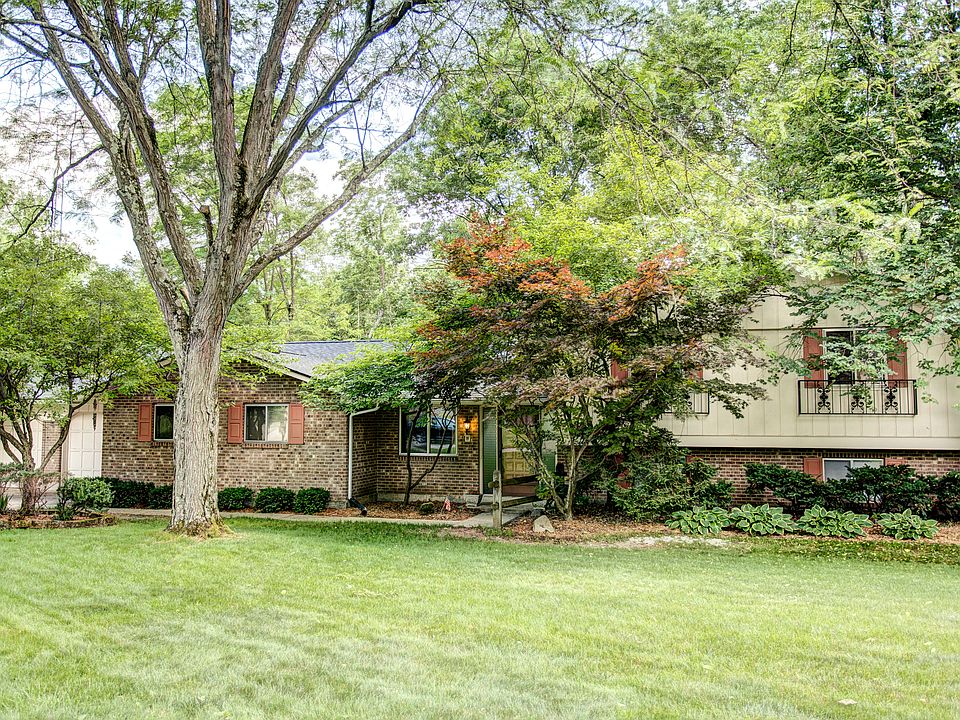 1st image of 7745 Park Creek Dr