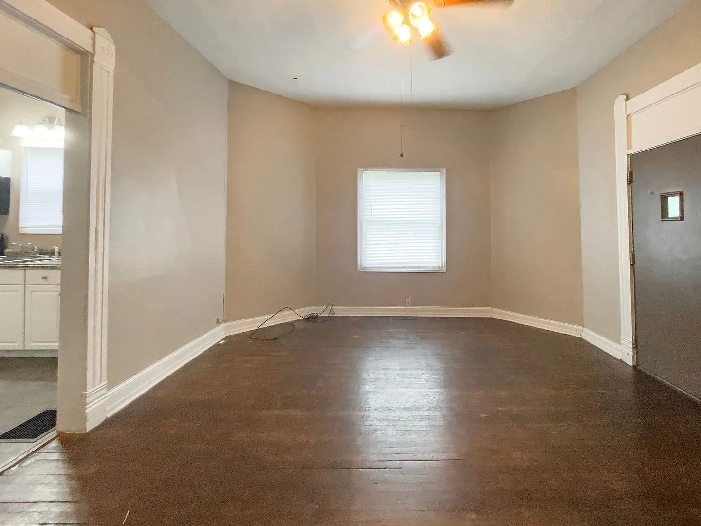812 W University Ave - Live Close to Everything! 4BR Home Near Trails, Parks & Ball State — Photo 2