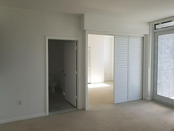 5th image of 244 Biscayne Blvd APT 601F