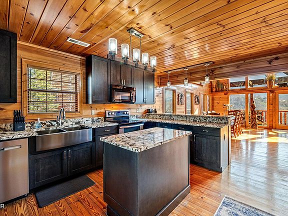 4th image of 204 Pinnacle Dr